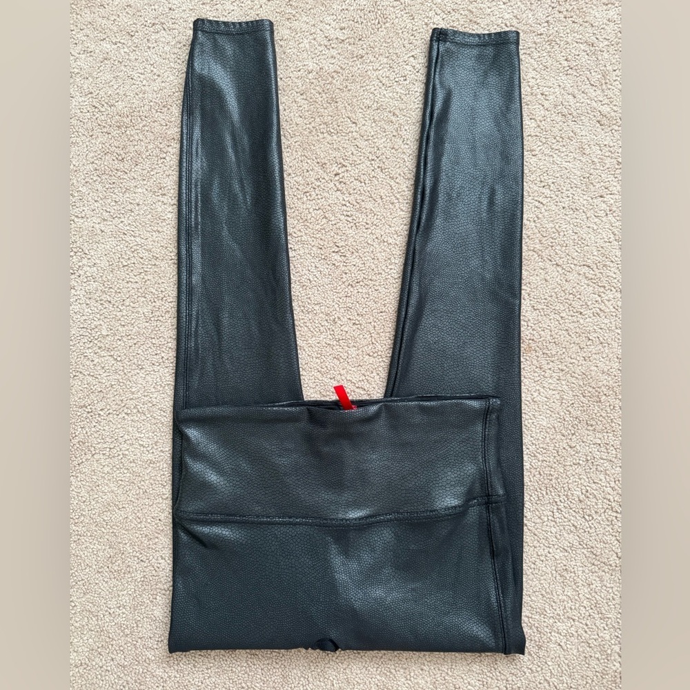 SPANX Women’s Faux Leather Snake Print High Rise Leggings Size Medium Black - Picture 2 of 6